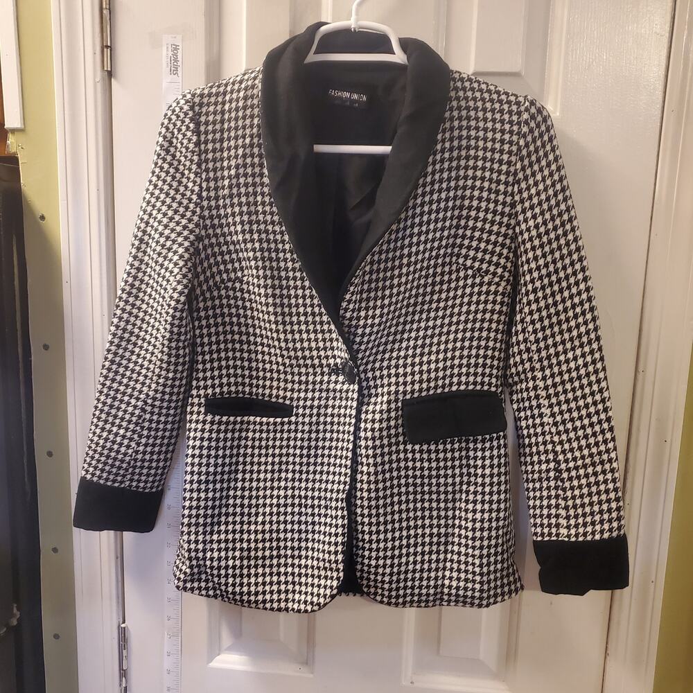 Fashion Union Women's Black/White Blazer Chic Monochrome Statement Piece Size 0